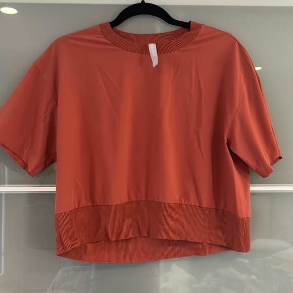 Athleta Tops - Athleta small semi crop athletic top rust